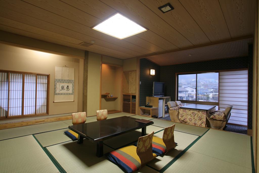 Hotel Tsuki No Shizuka Matsumoto Habitación foto